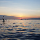 Java en Bali jongerenreis boot op water 