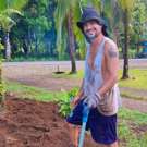 Community Project Costa Rica met de tuin bezig