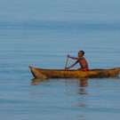 Lake Malawi jongen in bootje 