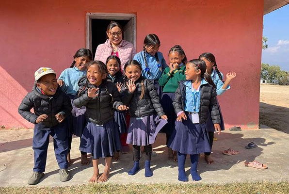 Vrijwilligerswerk Nepal community project bij de kinderen thuis