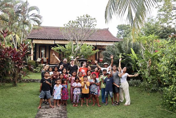 Community project op Bali leuke groeps foto