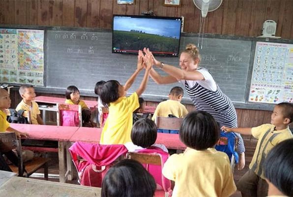 Vrijwilligerswerk Thailand community project  in de klas