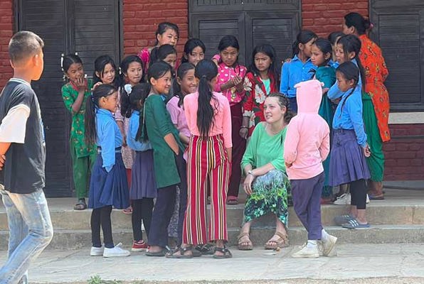 Vrijwilligerswerk Nepal op het schoolplein 