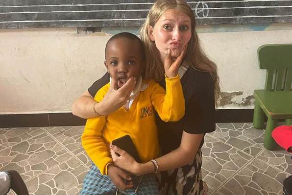 Unique Vrijwilligersproject Tanzania Jonge Kinderen grappig