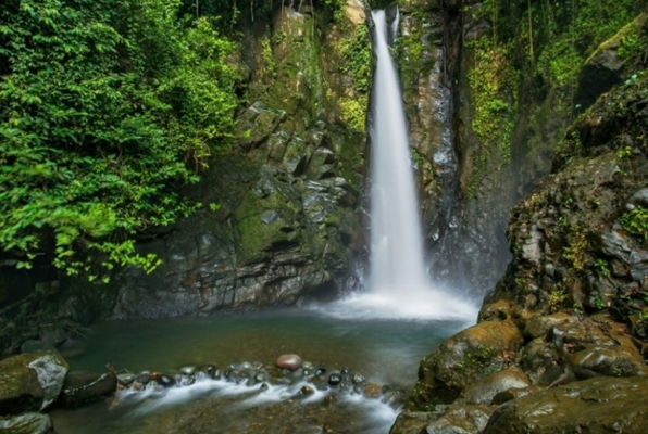 Mentawai Stam aanvullende trip Sumatra vrijwilligerswerk of tussenjaar waterval 