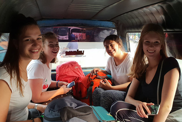 Java en Bali jongerenreis in de tuktuk 