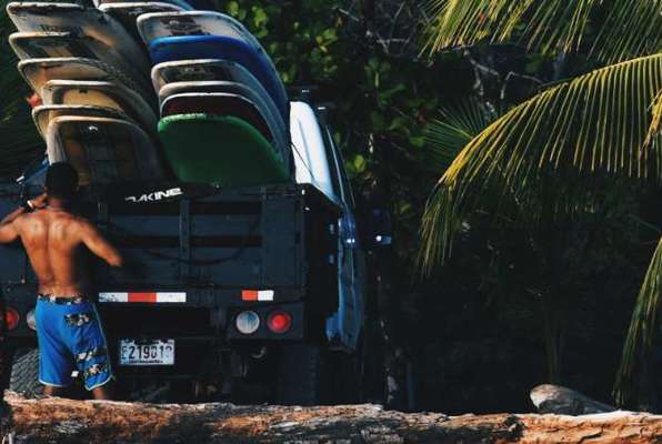 Costa Rica surflessen tijdens vrijwilligerswerk buitenland