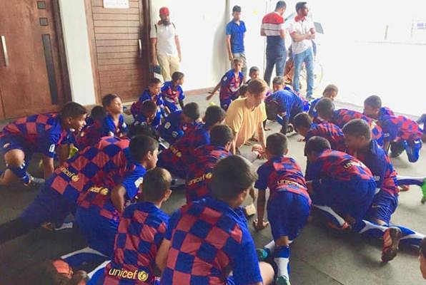 Voetbal project | Coaching & Training project Sri Lanka ook aan het trainen 