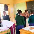 Doven project Tanzania vrijwilligerswerk lesgeven in de klas