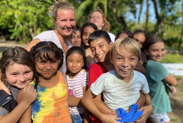 Met de groep kinderen Community Project Costa Rica